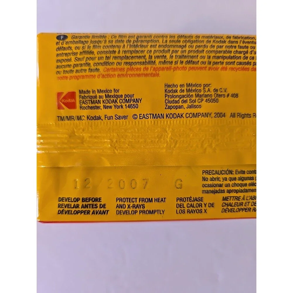 KODAK 800 FunSaver 35mm Single Use Camera Exp 12/2007 Sealed Pack